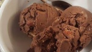 Paleo Chocolate Almond Ice Cream